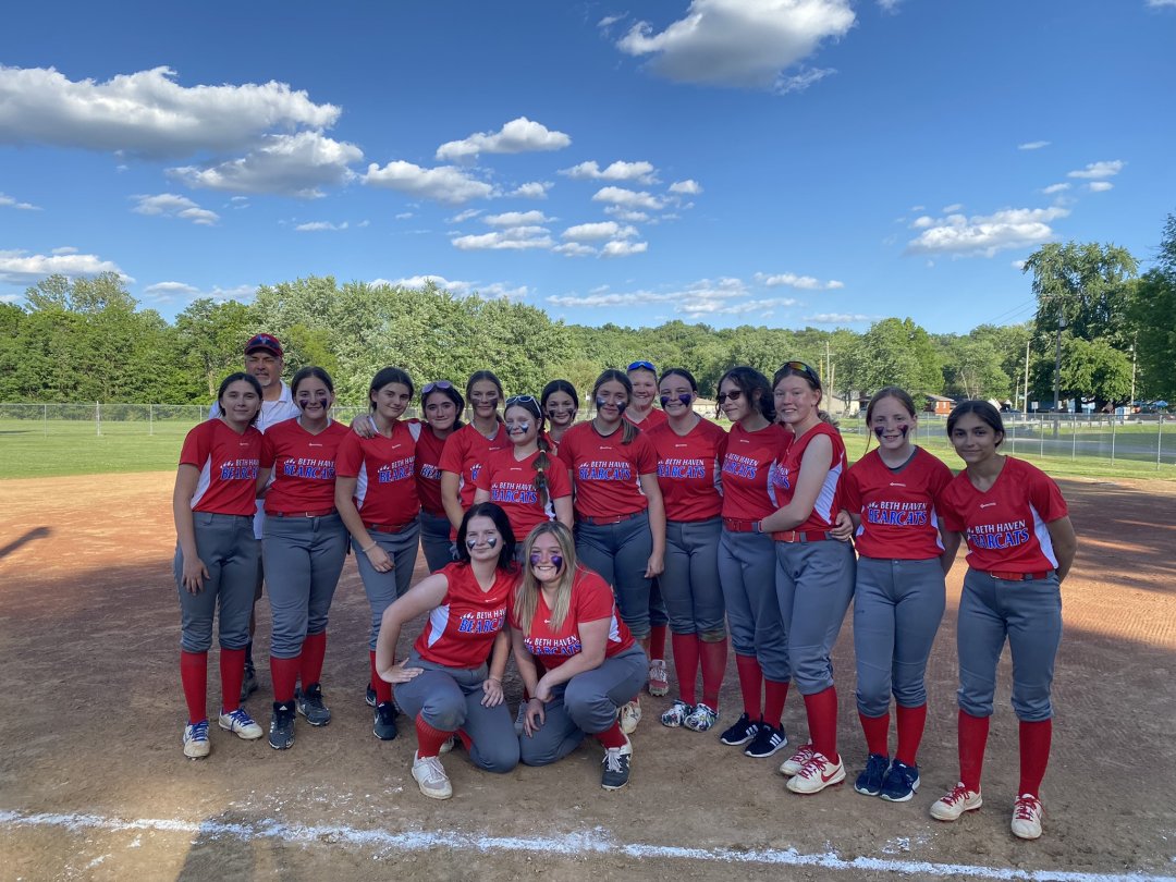 BethHavenSports's tweet photo. Here's some pics from last night, as we were honored to recognize the "Fastpitch Class of 2022", Ms. Madison Gipson and Emilee Webb and their families.
---------
🔥#WhyNotBHCS—Luke 1:37
😇#ForGodsGlory—1Corinthians 10:31
👑#FinishWithTheWin—2nd Timothy 4:7-8
---------- https://t.co/t2jIRJr5bv