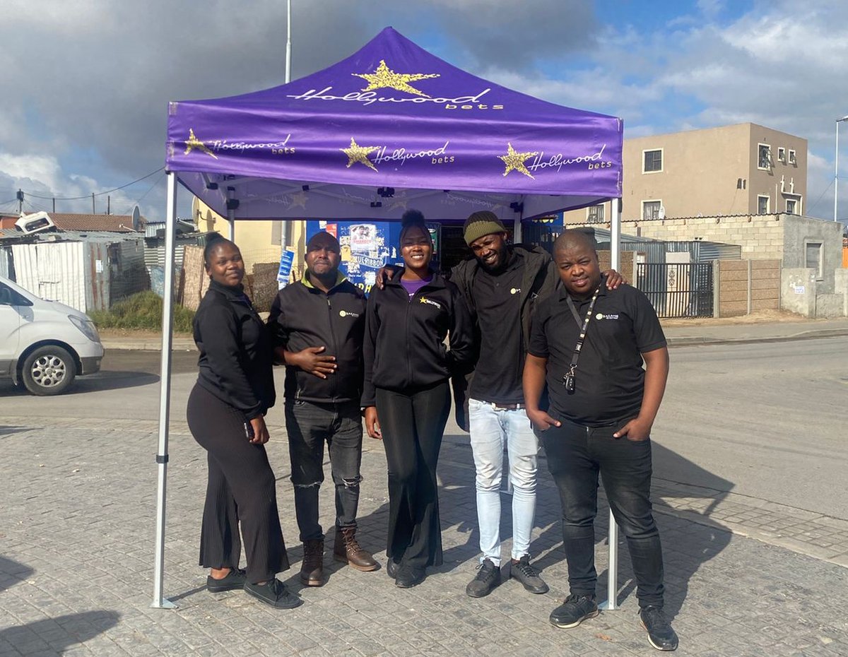 KazangAfrica's tweet photo. Kazang and @Hollywoodbets partnered for an activation in Khayelitsha last Friday! 🤩

Our teams will be in Kraaifontein East this Friday - keep an eye out, and come and say hello👋

#Hollywoodbets #KazangAfrica #ConnectingPotential https://t.co/dbVuW5t00M