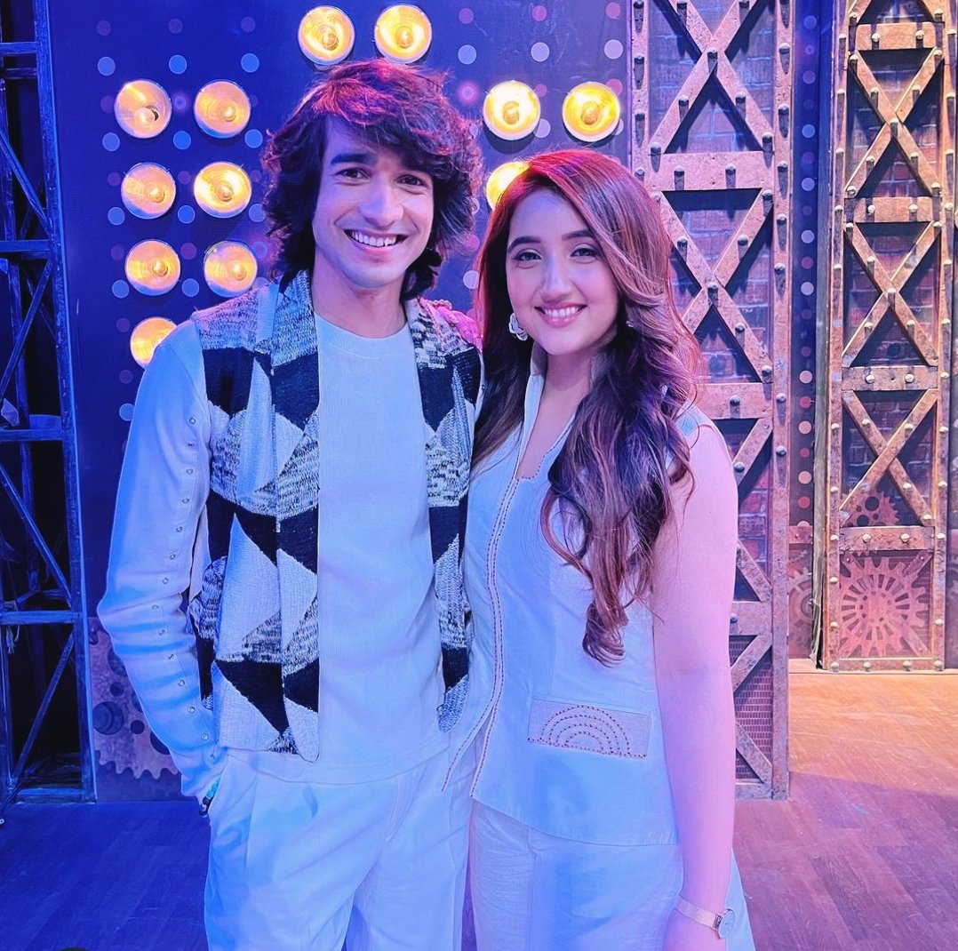 GlitzVision tweet media