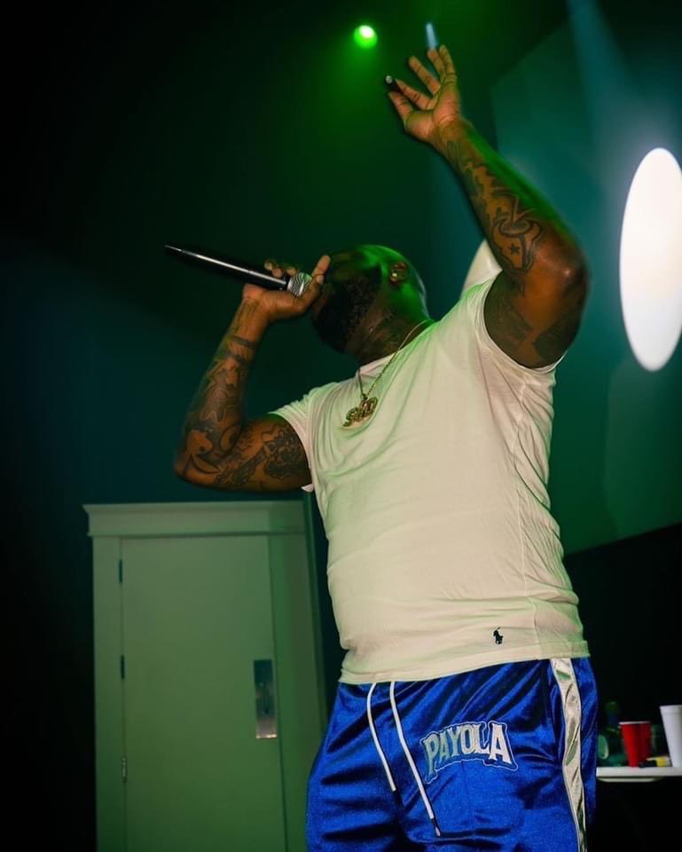 SoufWessDes's tweet photo. Every time I Drop music people go karzy w/ the captions⚡️| #GetMeUp https://t.co/bBgrmMq8Fx
