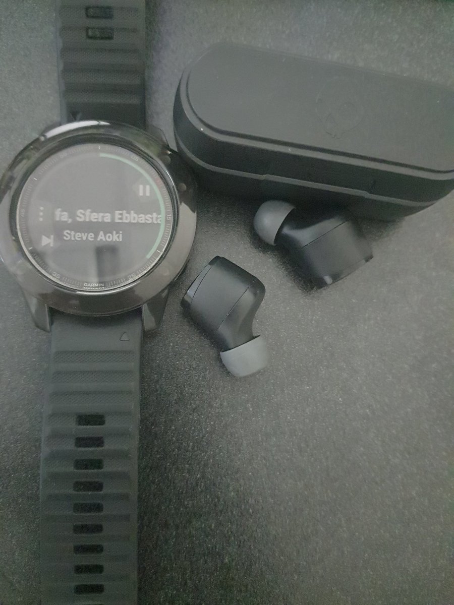 wyrayado's tweet photo. Esta con madre trae el playlist que quieras de @Spotify sin necesidad de traer tu cel. Comodidad para rodar/correr. @Garmin #Fenix6pro #Skullcandyjibtrue https://t.co/hNP152BNrp