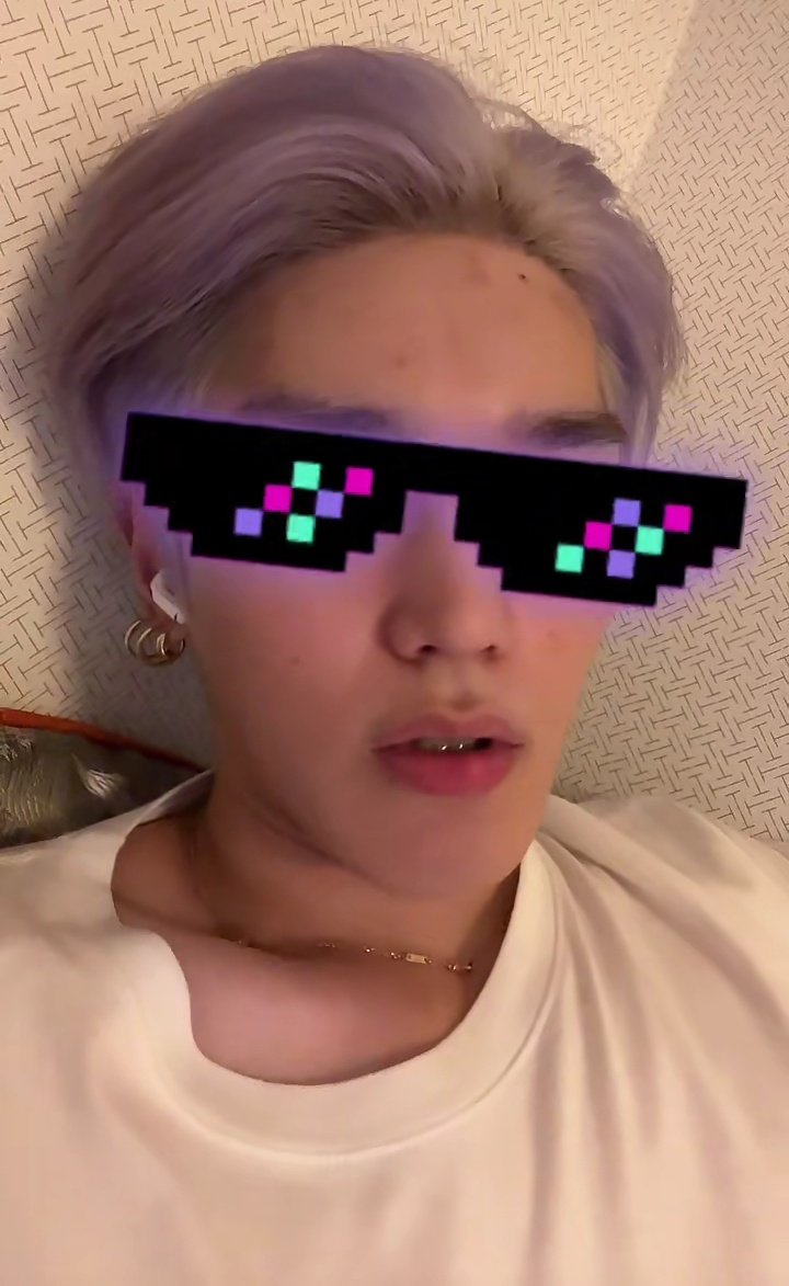 LOOKSTY's tweet photo. 😎 #TAEYONG https://t.co/StRTVK33uq