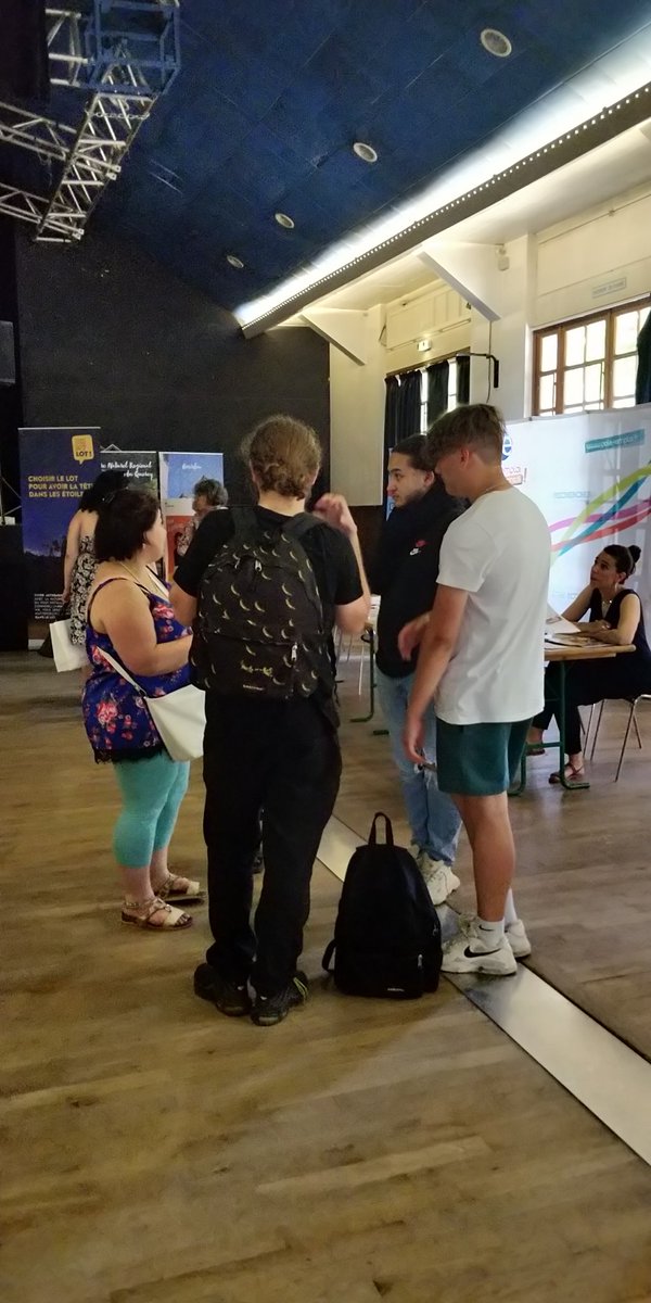 Rencontres #Emploi Hôtellerie Restauration Tourisme du #Lot. Mme Mallet des Comptoirs d'Olt a trouvé son candidat ! 
Il reste encore des postes, venez rencontrer les recruteurs jusqu'à 16h30 !
<a href="/xavier_pocous/">Xavier Pocous</a> <a href="/muriellehenry1/">Murielle HENRY</a> <a href="/CristelleRoux/">Cristelle Roux</a>