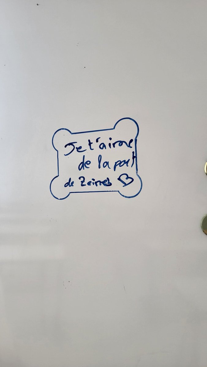 alexxcre's tweet photo. Ça sent la fin de l'année 💔 https://t.co/4lPM6RqDTo
