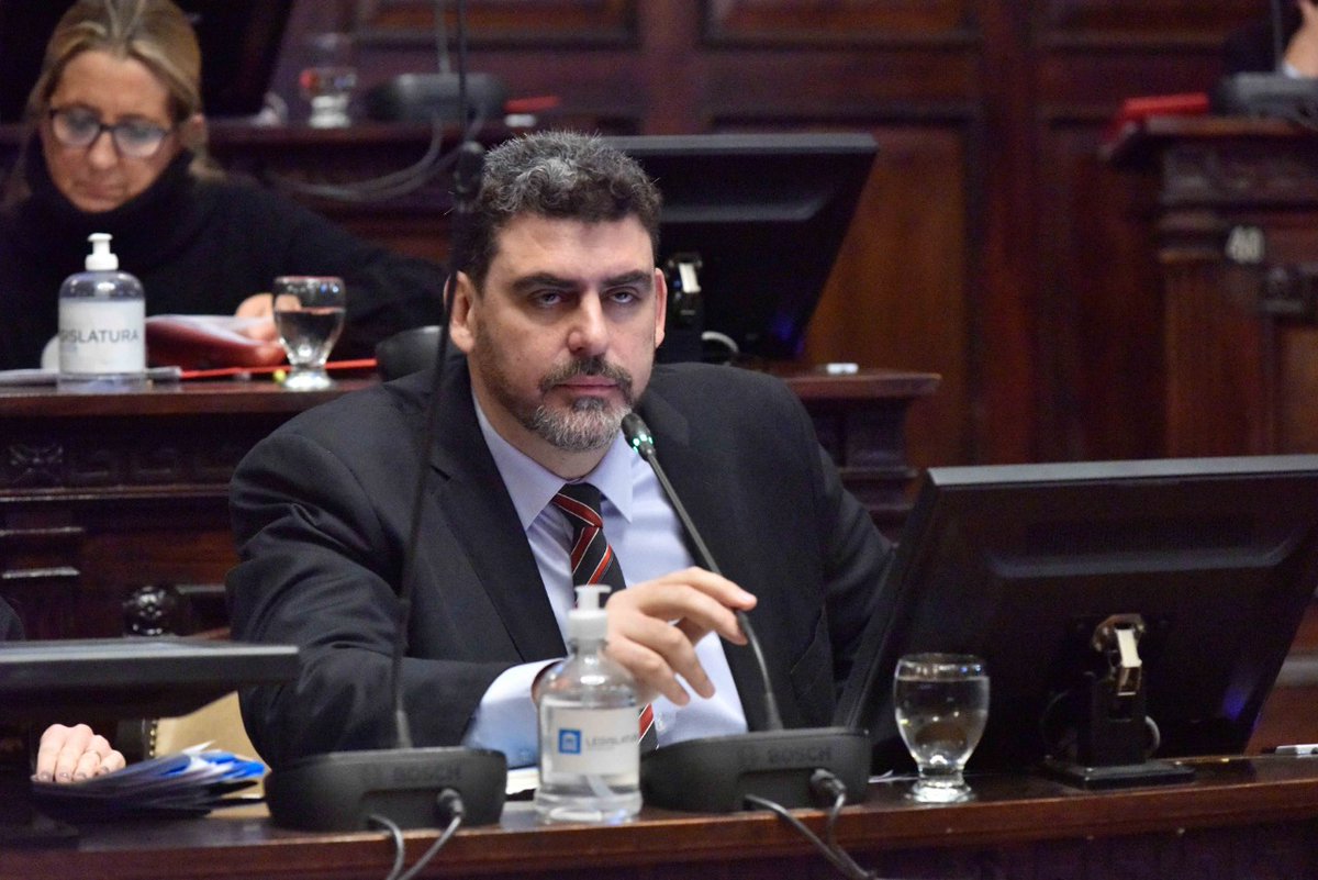 senadomendoza's tweet photo. Las senadoras @Adry_Cano e @hildarquiroga y los senadores @MartinKerchner y @valengonOK, presentes en #MartesDeSesión https://t.co/DQLU7MPWm0