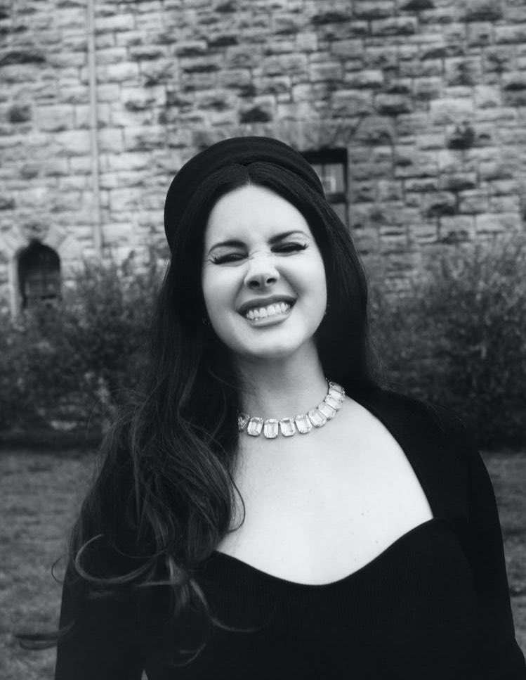 vamp1resy's tweet photo. lana del rey for w magazine (2022) https://t.co/ug5MddOdn7
