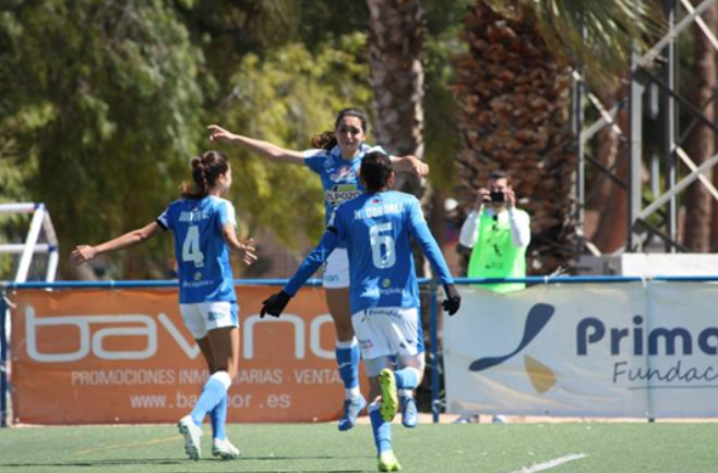 PrimafrioSL's tweet photo. Nos llena de orgullo felicitar al Alhama Club de Fútbol por su gran temporada e histórico ascenso a la Primera División del fútbol femenino profesional la próxima temporada ¡Grandes #Azulonas! @AlhamaElPozo #RetoIberdrola https://t.co/VlV8vtEl8A