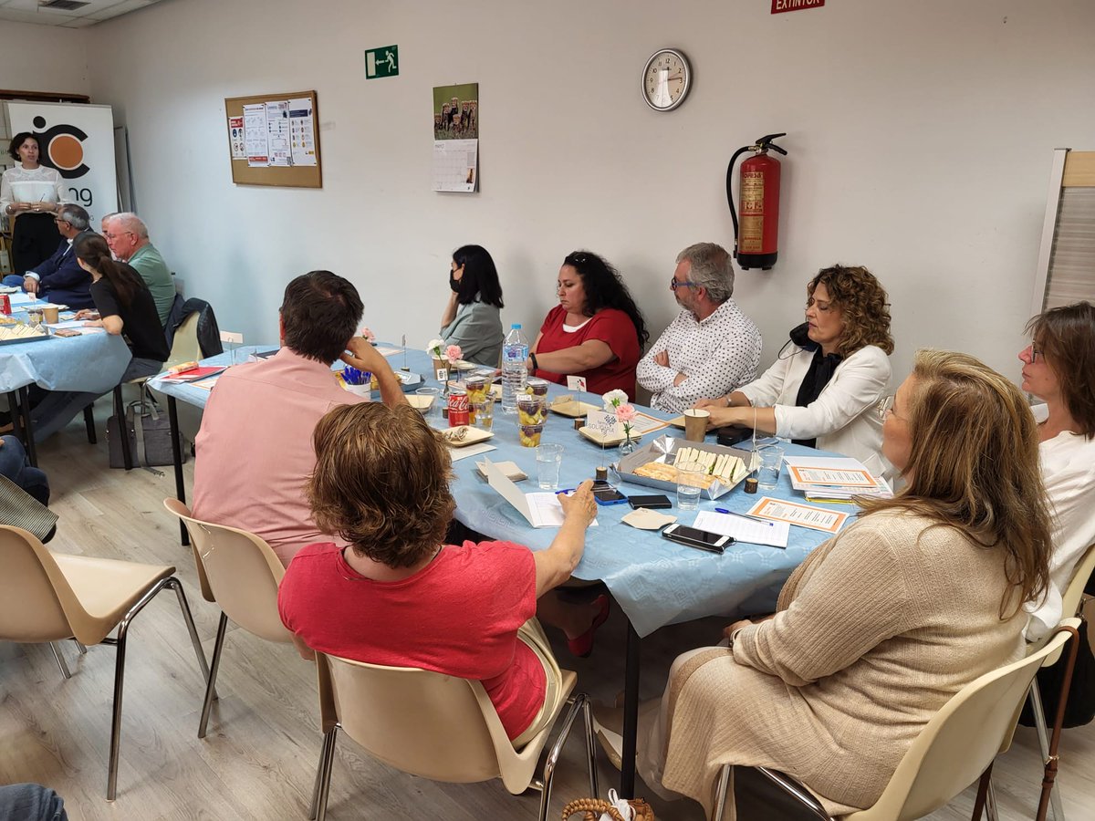 pvoluntariado's tweet photo. Esta mañana asistimos al #workingbrunch de @ICONG_CALIDAD 👏☕️ donde @Mardelamaramate ha explicado el sentido de pertenecer a la organización además de asistir a la firma del convenio con @Plataforma3sect 🤝
¡Gracias por la invitación! https://t.co/I9CmBsXPcN