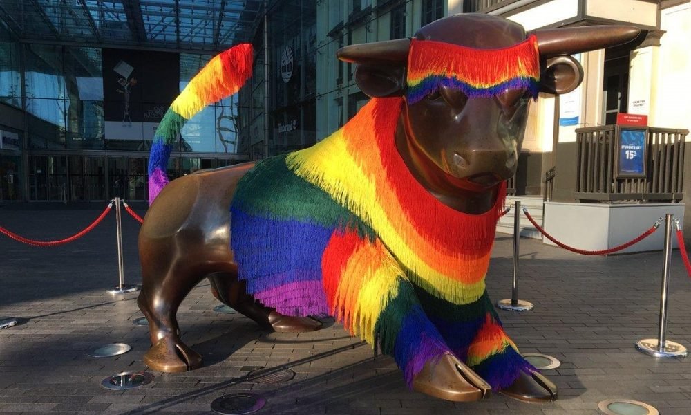BrumAgainstHate's tweet photo. Around a quarter of #LGBT+ people avoid some streets due to safety concerns and 13 per cent have been discriminated against in a bar, restaurant or club venue. Trans people in particular still experience appalling levels of abuse and direct attacks.
#IDAHOBIT #BrumAgainstHate https://t.co/z7Y31VQCkw
