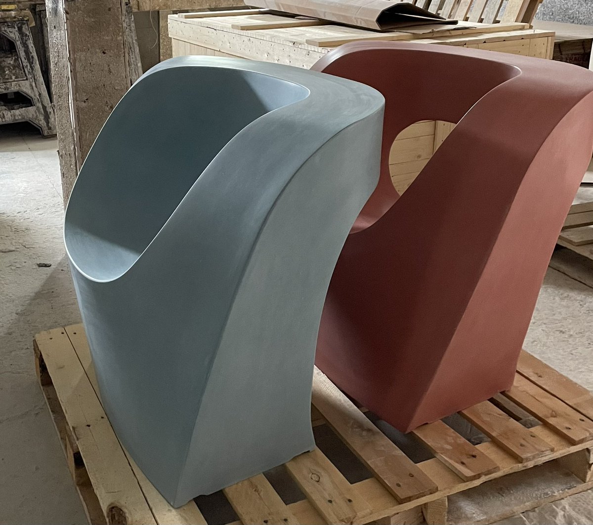 Stoneform_UK's tweet photo. Glass Reinforced Concrete #GRC #GFRC outdoor furniture and planters from @SolidSoulDesig1 &amp; @Stoneform_UK  Next stop Chelsea Flower Show #RHSChelsea https://t.co/4hlP5QC2sj