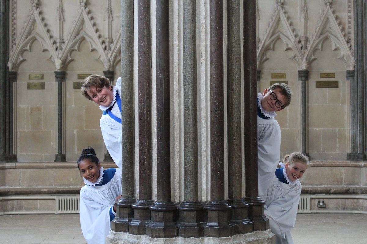 The Cathedral Choristers will be camping out in @WellsCathedral1 overnight on Friday 27th May to raise money for UNICEF’s Ukraine Appeal! If you would like to support UNICEF’s vital Ukraine Appeal in sponsorship of the Choristers, please visit justgiving.com/campaign/wells…