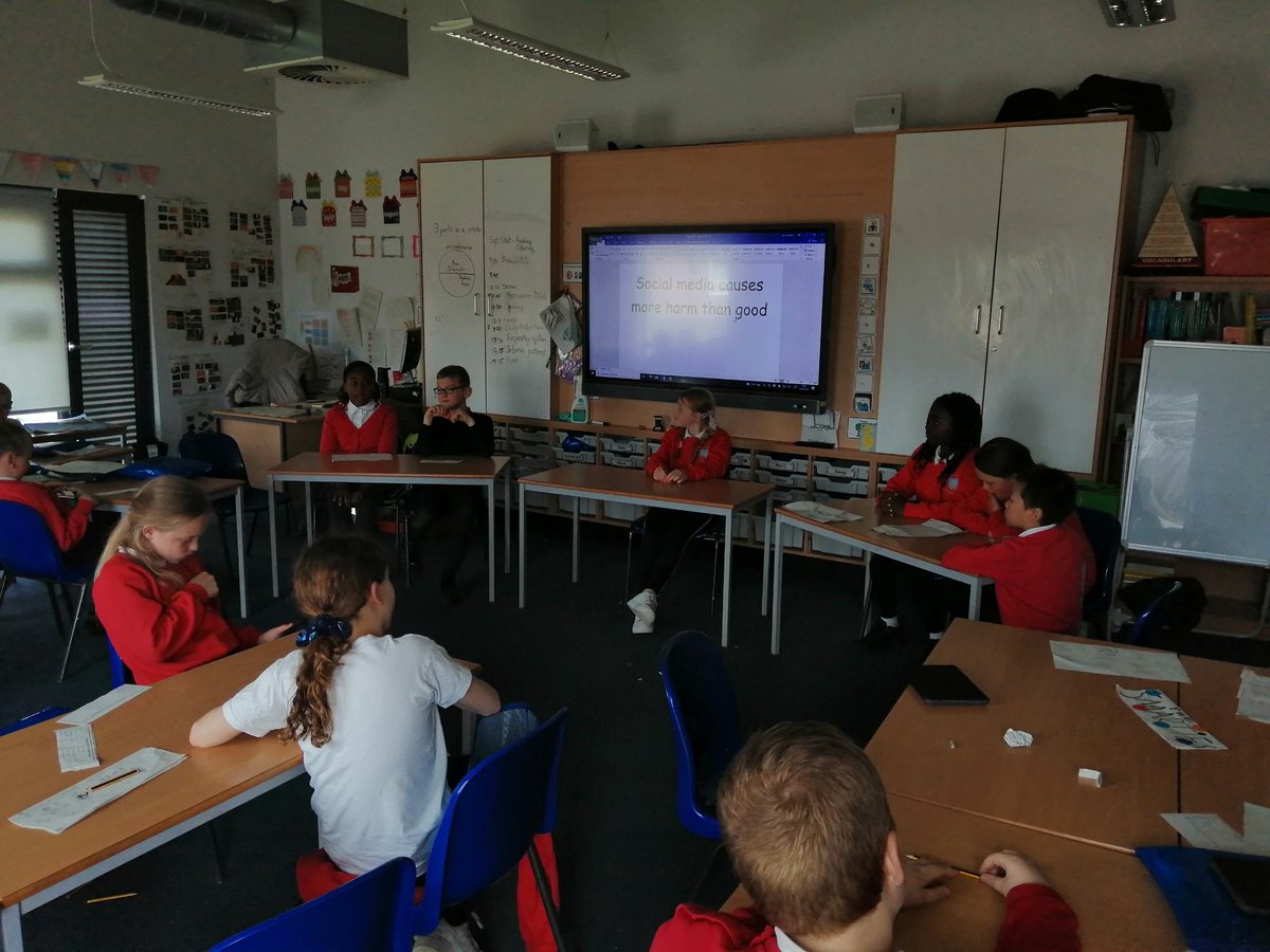 MissAndres2's tweet photo. Hot debate at P5A 🔥 "Social media causes more harm than good" for/against? #persuasivelanguage #topspeech #research #socialmedia #presentationskills @CraigourP12017 @CraigourPark https://t.co/DIAh8hlP67
