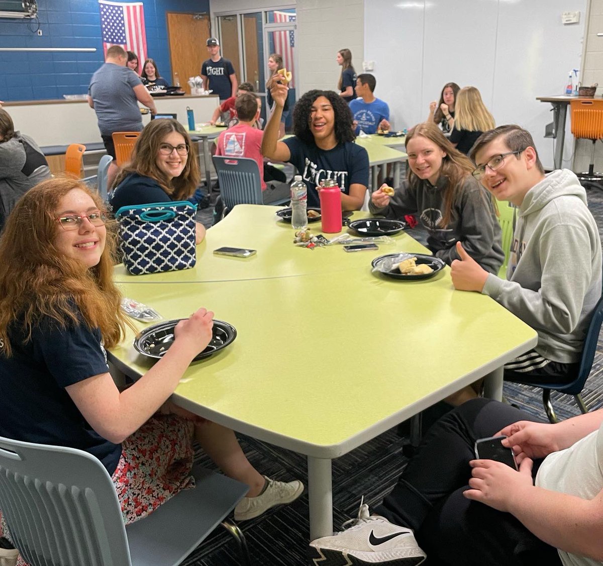 FindlayHS_FCA's tweet photo. Celebrating SENIORS and the end of the year with CHICK FIL A!! 🐔🎉🎓 #TrojanTrue https://t.co/QOM0RQDYAh