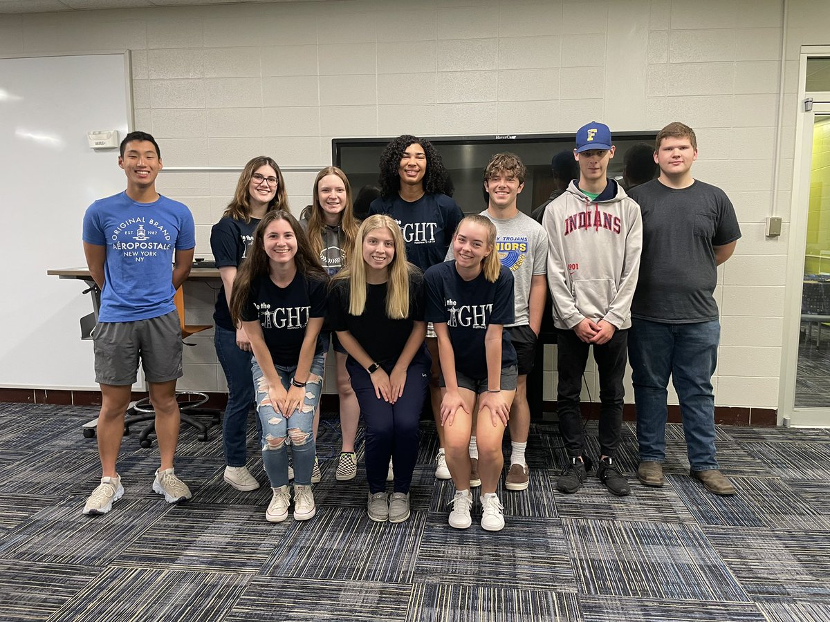 FindlayHS_FCA's tweet photo. Celebrating SENIORS and the end of the year with CHICK FIL A!! 🐔🎉🎓 #TrojanTrue https://t.co/QOM0RQDYAh