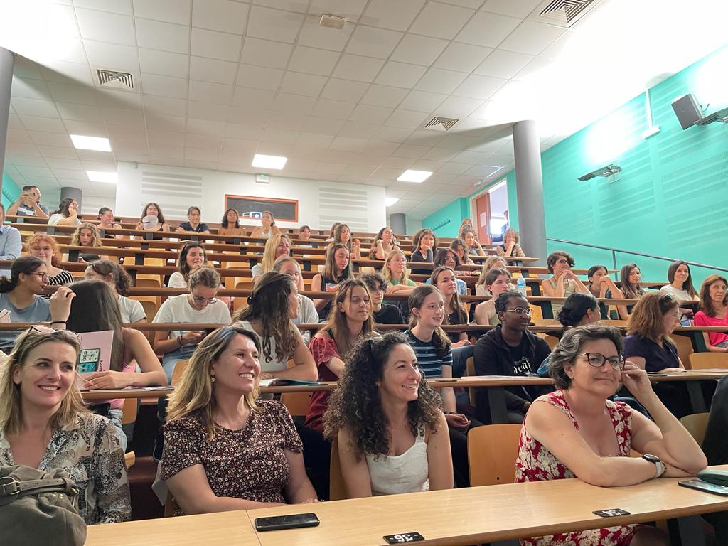 FREDERICBUSIN's tweet photo. Clap de fin pour le Challenge Énergie Mixte 2022 où j’ai eu l’honneur de remettre les trophées. 
Félicitations aux équipes lauréates et un grand bravo à toutes les participantes pour leurs projets riches et variés.👏
À l’année prochaine ! https://t.co/8c4izjPgUV