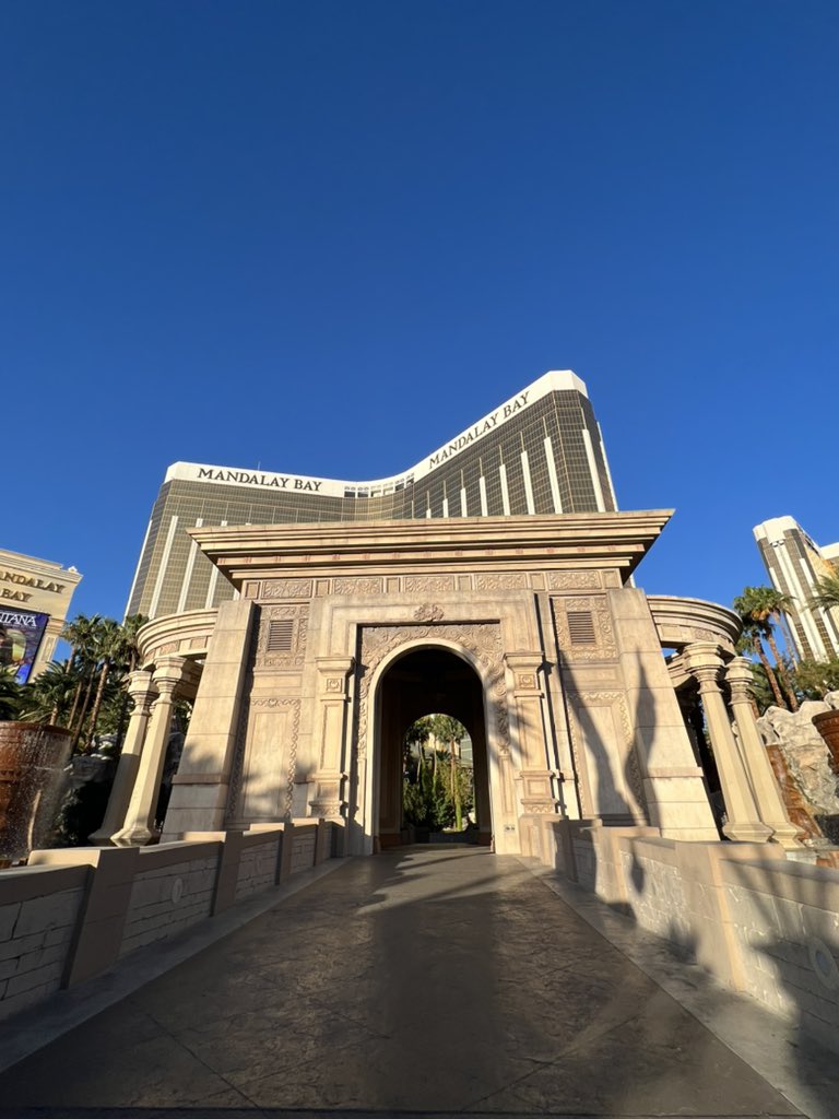 DATA_Saber's tweet image. Beautiful morning in Vegas #RunData #data22