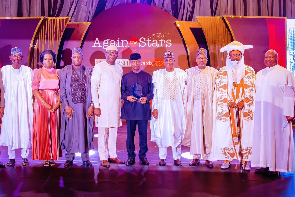 NGRPresident's tweet photo. Vice President @ProfOsinbajo receives the Leadership Man of the Year Award at the 2021 @LeadershipNGA Newspaper Conference and Awards, at the International Conference Center (ICC), Abuja, on 17th May, 2022.

📷: @tolanialli https://t.co/SBlFdjyFSP