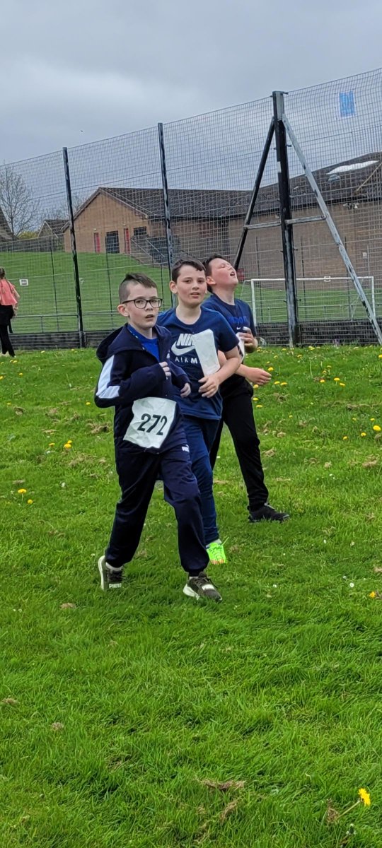 whitdale_ps's tweet photo. Some action shots for today's cross country @ActiveS_Wburn #P6P https://t.co/iDgRFtay0D