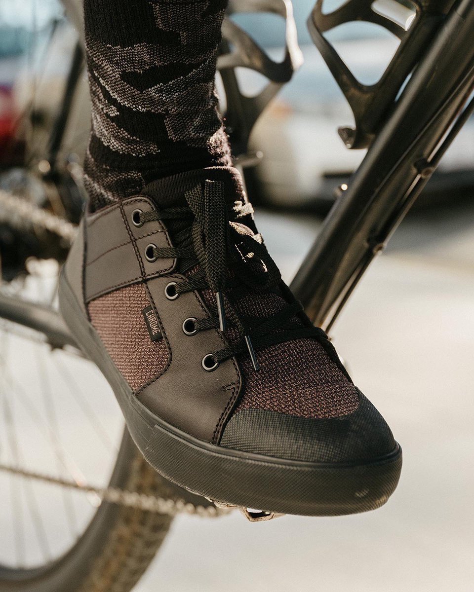 Chrome_Ind's tweet photo. Put more power to your pedals with the Southside Low sneaker. It comes in flat Pedal and SPD compatible Pro options.
https://t.co/kdrLdeBQ0H https://t.co/EsTqQ8A8PS