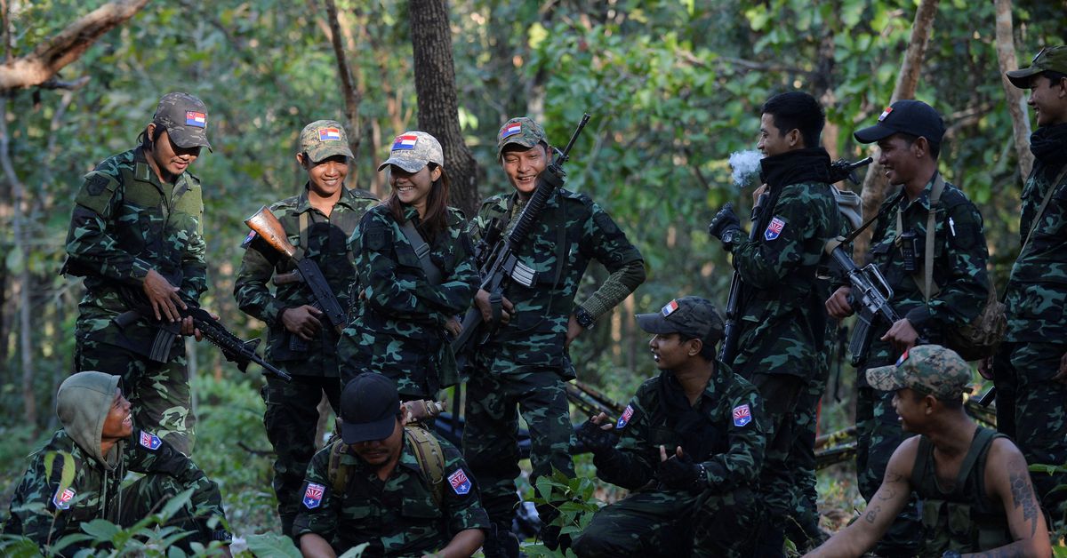 ReutersAsia's tweet photo. Myanmar resistance urges West to provide arms for fight against junta https://t.co/VOOb1N3YCo https://t.co/sgTqQLTkoM