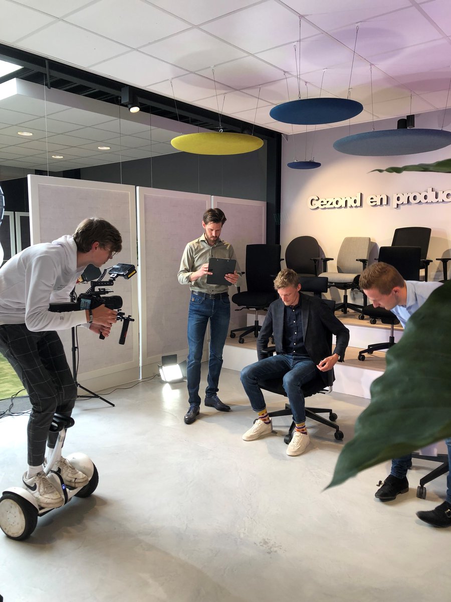 kantoortweet's tweet photo. Opname bedrijfsvideo in volle gang. Dit wordt echt heel erg tof! Volg ons ook op Instagram voor inspirerende foto's en video's. https://t.co/HLd1FMlZtO
Met David van @burowit
#werkgeluk #bedrijfsvideo #bureaustoel https://t.co/3cu5LQAOhb