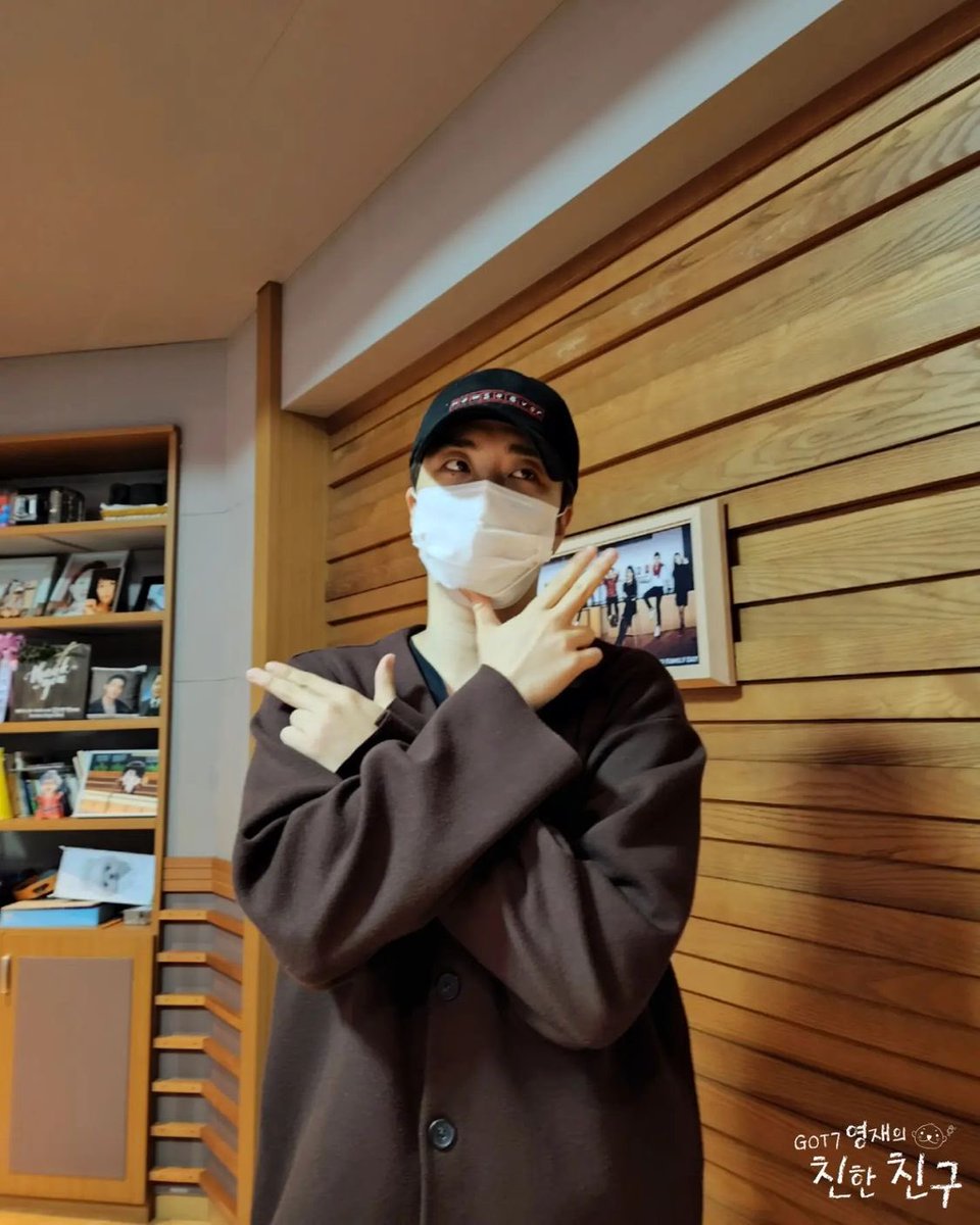 GOT7_Quote's tweet photo. 🌙mbcbf_ever’s IG Update🌙
🗓17 May 2022

🦦Best Friend🦦

#ดัลชินชิน #ดัลดี # กัปตันของโซลเมท
# ตามคาดกับเสียงหวานๆ_디카프리오

🔗https://t.co/2Iyq8SiOmG

#GOT7YoungjaeBestFriend
#GOT7영재의친한친구 

#YOUNGJAE #영재 @GOTYJ_Ars_Vita
#GOT7 #갓세븐 #IGOT7 @GOT7 @YOUNGJAExArs https://t.co/lK5tsdcdn9