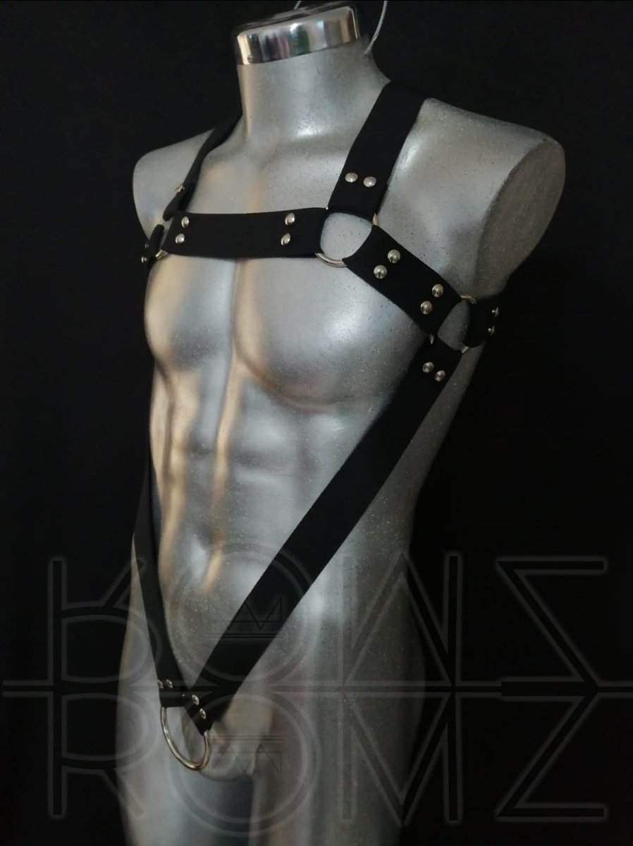 romzmx's tweet photo. Nuestro amigo @barbergaygdl  Ya tiene su harness  cortesia de @romzmx y está  listo  para atenderlos como se merecen, agenden su cita y chequen nuestro catalogo! 🔥🔥

HARNESS BULLDOG CON  COCKRING $500

ENVIOS A TODO  MÉXICO

CATALOGO ACTUALIZADO:
 https://t.co/1ZwAbyqgu9 https://t.co/xMKaoVLoYv