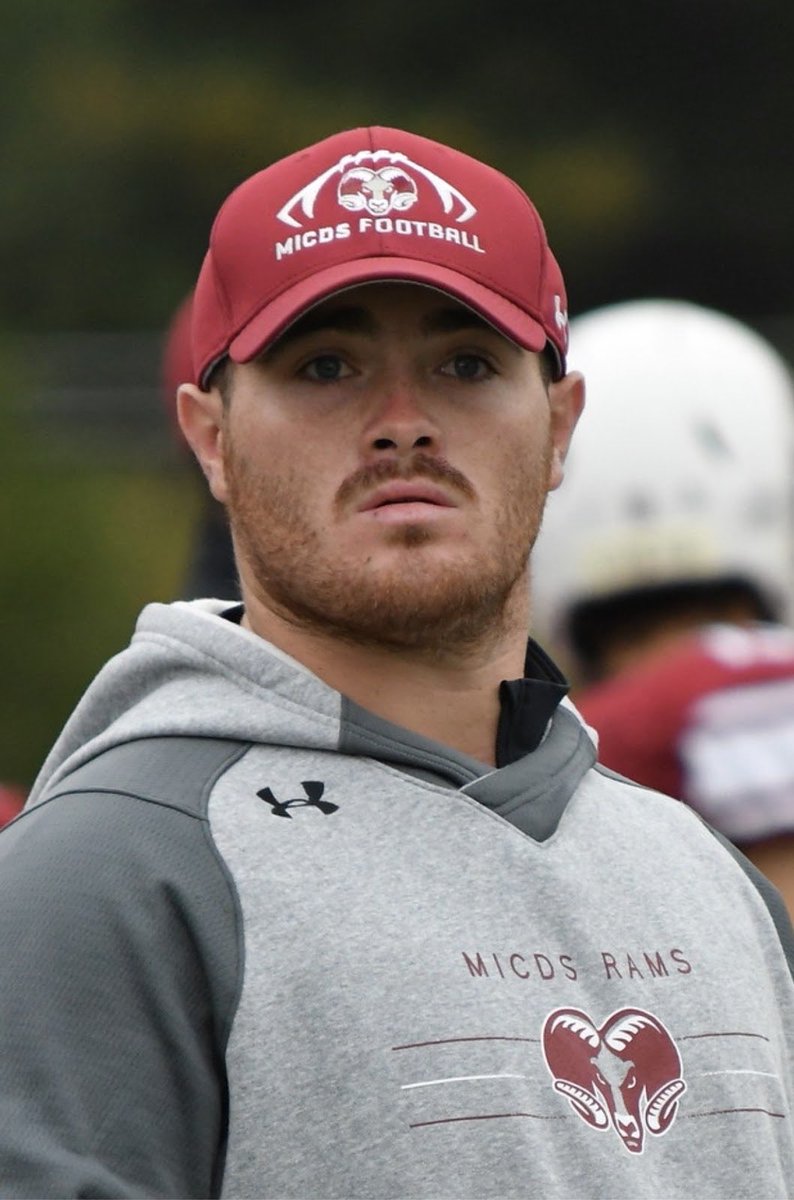 JacksonHS_FB's tweet photo. Also excited to welcome @BerckJackson to the staff. He was an accomplished 3 sport athlete @FHCAD playing football, baseball &amp; winning state @ 195 in wrestling. He was a 2 sport athlete in college playing football/baseball at Mid America Nazarene. He joins us from MICDS.  #TPW https://t.co/Vu3JxvGbIU