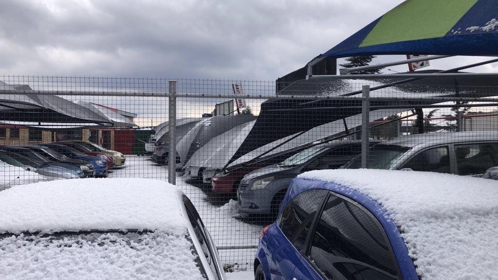 tWeatherSA's tweet photo. ⚠️DAMAGING HAILSTORM IN RANDFONTEIN ON TUESDAY AFTERNOON | 📸 SUPPLIED https://t.co/fsZGWBQvdQ