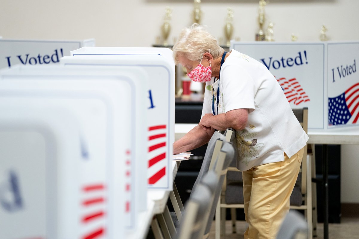 bpolitics's tweet photo. Voters in Pennsylvania, North Carolina, Kentucky, and Oregon are heading to the polls today.
Here's what we're watching this #ElectionTuesday โฌ๏ธ https://t.co/HqgM2YMUhg