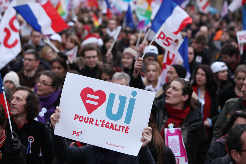 Il y a 9 ans, la loi sur le « mariage pour tous » était promulguée. Elle a mis fin à une discrimination institutionnelle à l'égard des couples de même sexe. Ensemble, poursuivons le combat pour l'égalité de toutes les familles !

#LoveIsLove