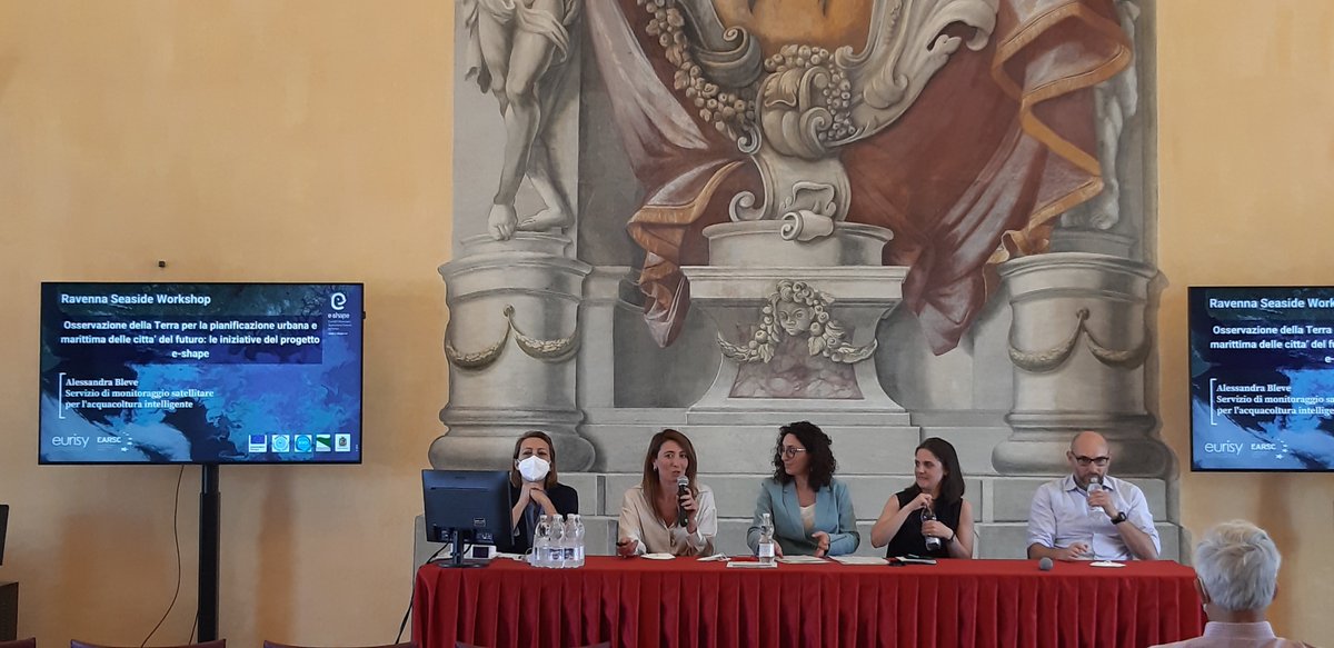 Eurisy1's tweet photo. #eshape Alessandra Bleve, @planetek, presenta il progetto #RheticusAquaculture, pilot del progetto #eshape. https://t.co/2uhF21wk01