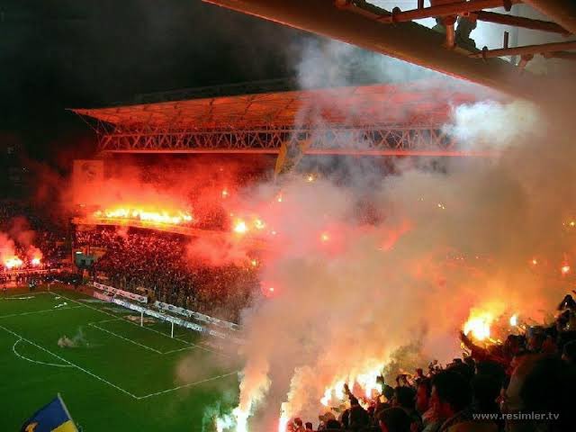 EmreDelen_'s tweet photo. @DeporFinanzas @TekYolFener @Fenerbahce @Atletico You haven't tasted Fenerbahce Hell, you don't know, Brazilians 😁 https://t.co/6WyWI3bQNr