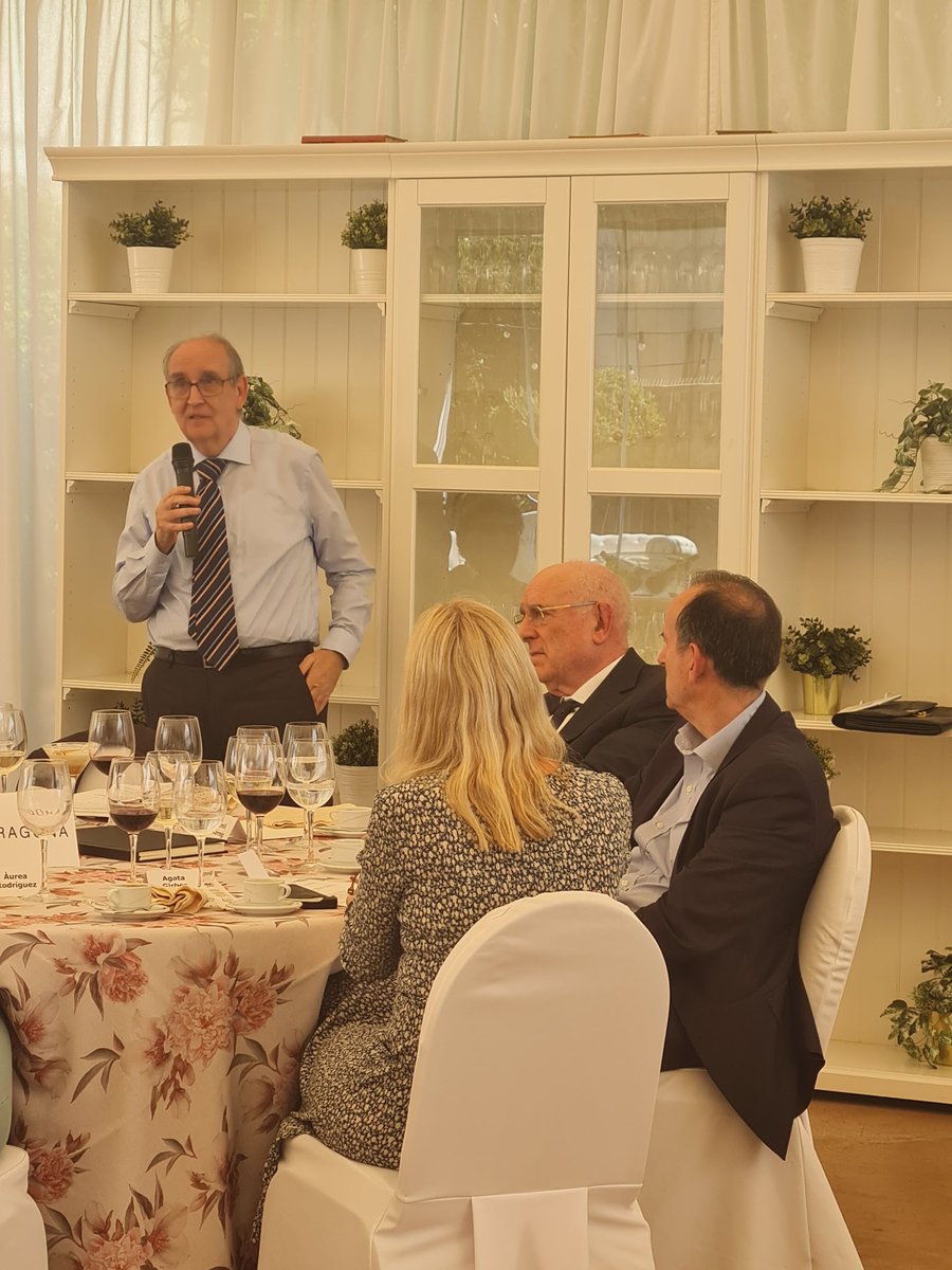 FundacioGresol's tweet photo. "Productivitat és fer més amb menys. Hi ha elements que són claus en la productivitat i la indústria 4.0: capital humà, infraestructura i ecosistema". @AntoniGarrell https://t.co/HhtDXzBkwz