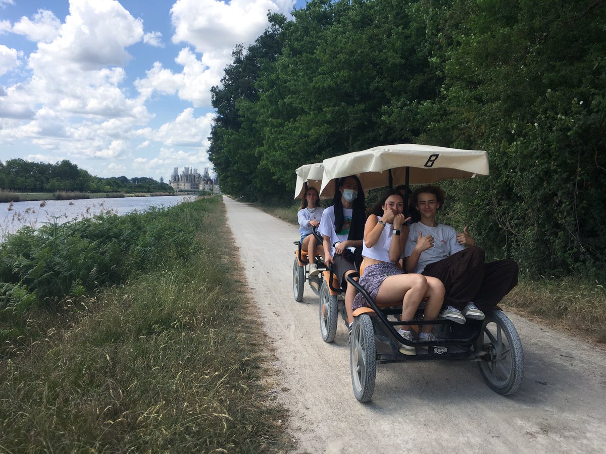craigs_simon's tweet photo. Cycling around magnificent Chambord (even with scaffolds) #loire2022 #mslearns @ISB_MS @IntSchBrussels https://t.co/q9JMwxvRuL