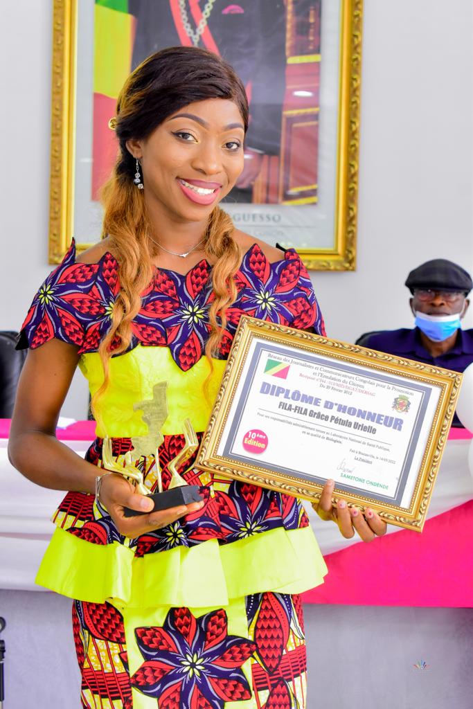 KongoScience's tweet photo. Notre membre #Fila_Fila_Grâce_Pétula_Urielle, Doctorante en Biologique moléculaire vient d'être nominé parmis les meilleurs agents du Laboratoire National de Santé en République du Congo durant la période du Covid-19. https://t.co/0V7QALnAl9