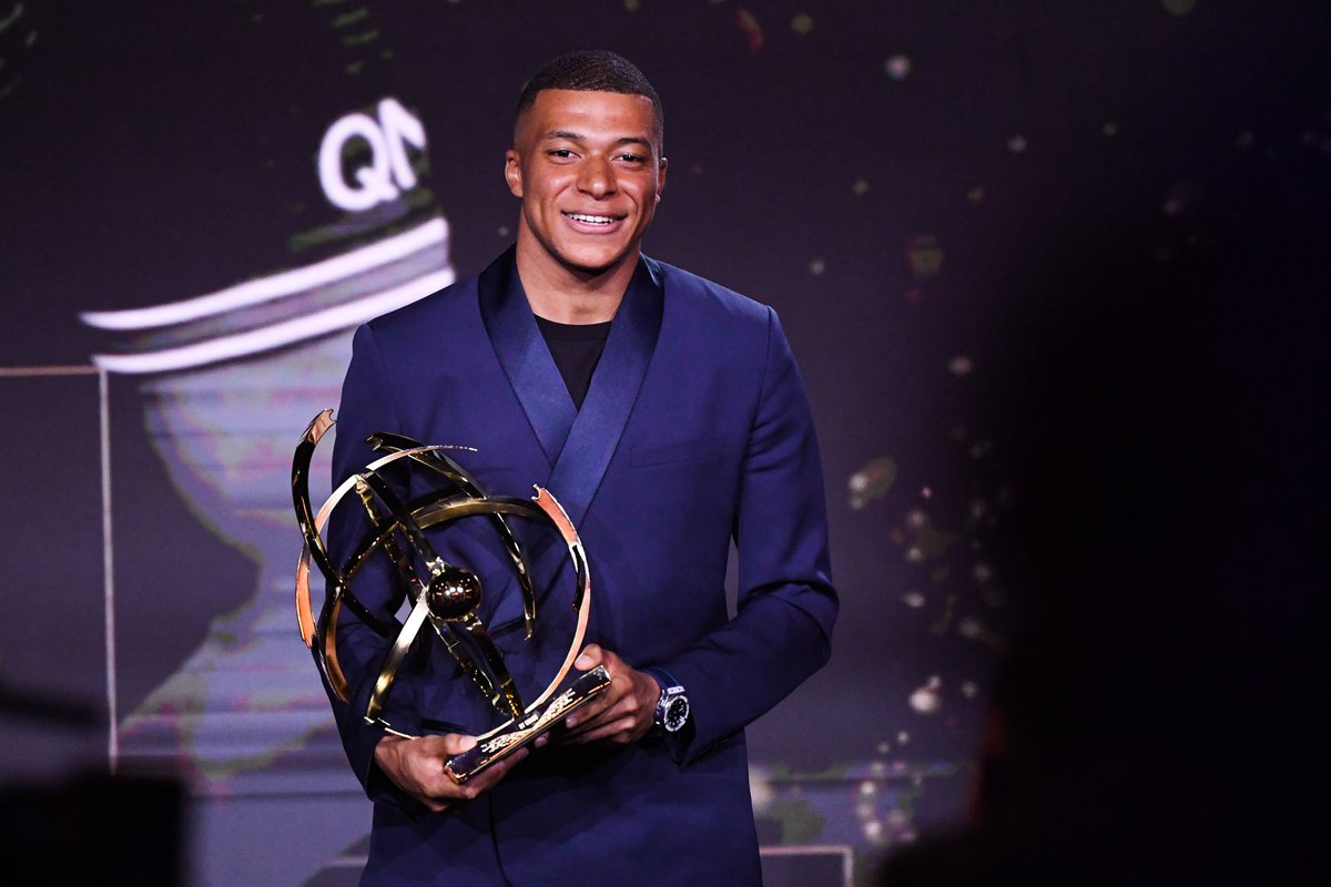 ActuFoot_'s tweet photo. 🚨 Le PSG a renoncé à garder Kylian Mbappé 🇫🇷 et s’attend à ce qu’il annonce son départ au Real Madrid.

(@LaurensJulien / EPSN) https://t.co/TSCQ8CK9P3
