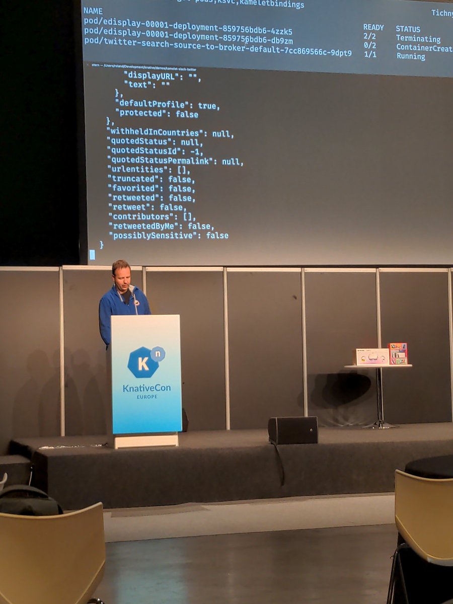 🤎 live Twitter demos for #KnativeCon by @ro14nd . #kduck