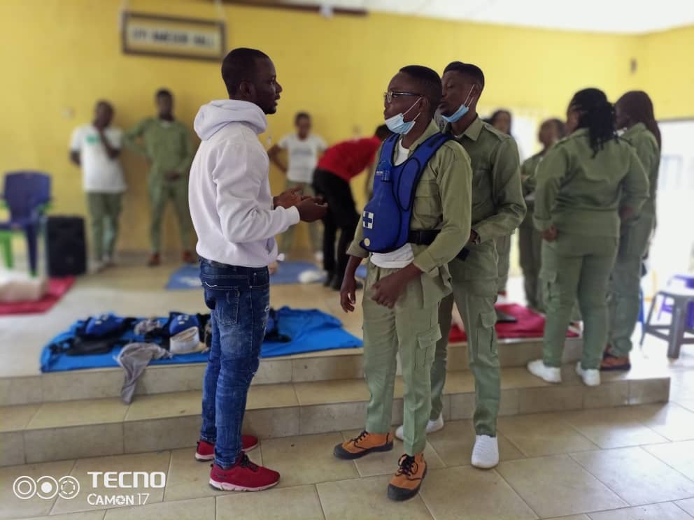 okhtimothy's tweet photo. @LifesaversNG we facilitated a First Aid Training for National Youth Service Corps(NYSC) members at the NYSC Egor secretariat.

we are passionate about equipping the populace with basic first aid skills and the confidence they need to approach any emergency.

#BLS
#Emergency
#CPR https://t.co/kwnp2NZkYI