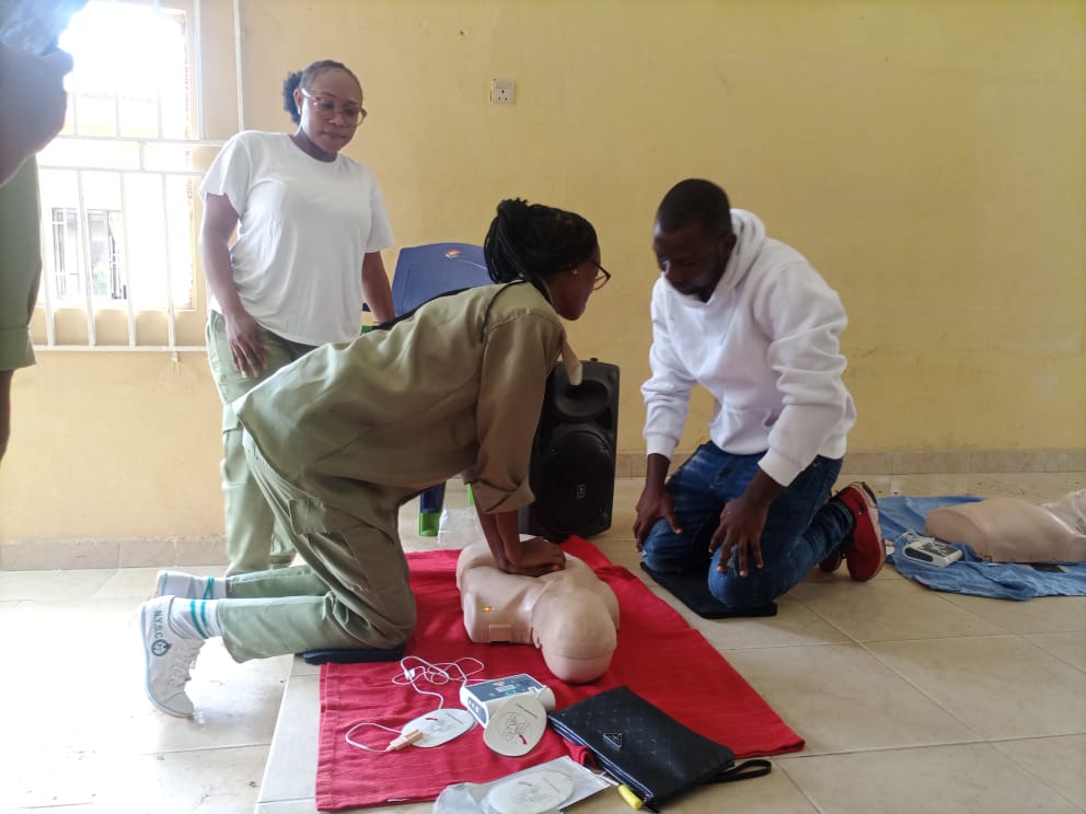 okhtimothy's tweet photo. @LifesaversNG we facilitated a First Aid Training for National Youth Service Corps(NYSC) members at the NYSC Egor secretariat.

we are passionate about equipping the populace with basic first aid skills and the confidence they need to approach any emergency.

#BLS
#Emergency
#CPR https://t.co/kwnp2NZkYI