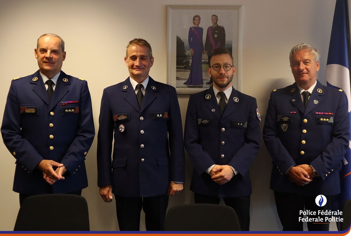 policefederale's tweet photo. La Police Intégrée et la ministre de l’Intérieur ont posé un geste fort en cette Journée internationale contre l'homophobie en signant un protocole renforçant davantage la coopération avec l’ASBL Rainbow Cops
 #IDAHOT2022
Plus d'infos : https://t.co/9zP9wc4IWF https://t.co/BJB5UCcFhW