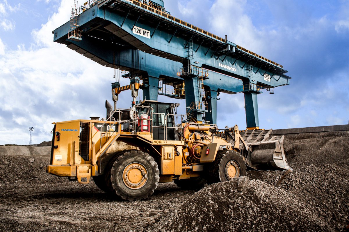 harsco_enviro's tweet photo. Our #Slag Management Services are top-tier tailored services designed to embrace the entire production process, managing all elements of risk and recovery.Our team also handles #SlagPit Digging, which allows further slag processing and transporting to reduce environmental impact. https://t.co/9RSooRQd2v