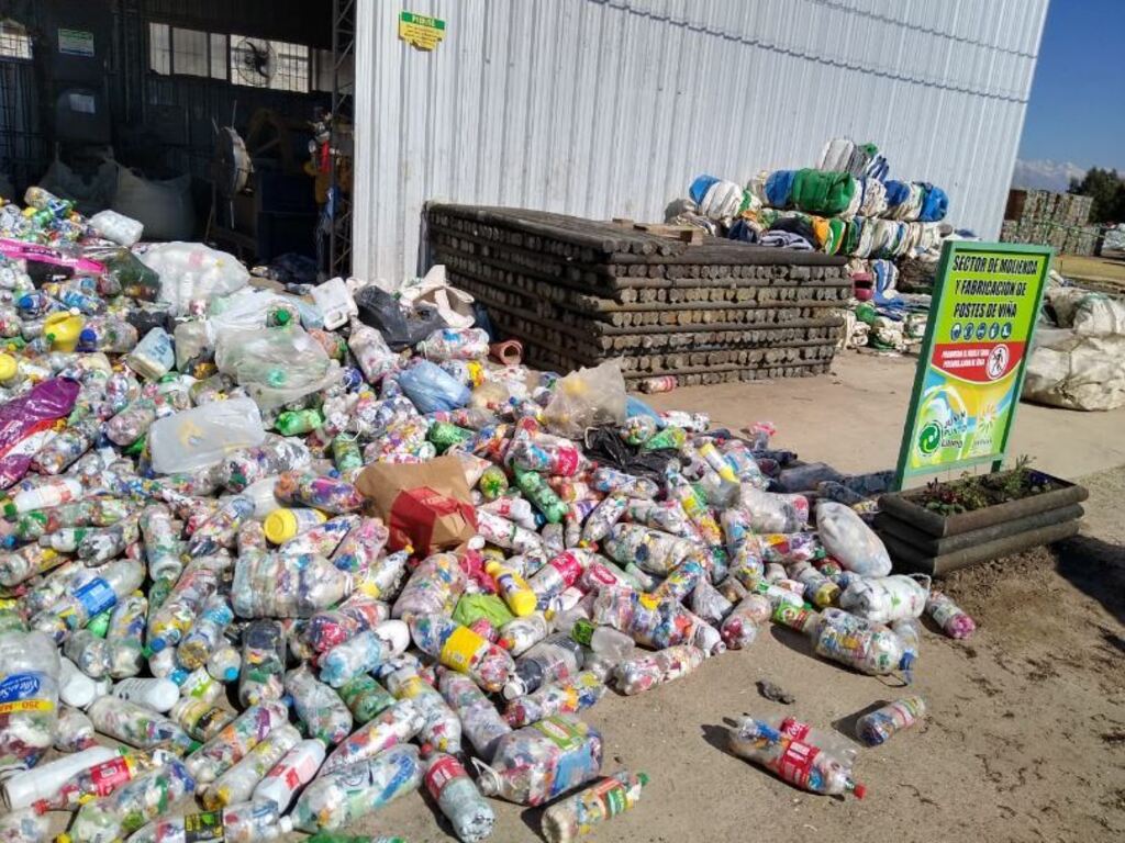 elsolonline's tweet photo. Mendocinos comprometidos con el reciclaje: darle una nueva vida a lo que otros tiran
https://t.co/x09ogUFgg0
Por @candimartin_ https://t.co/Fo8wHuGowY
