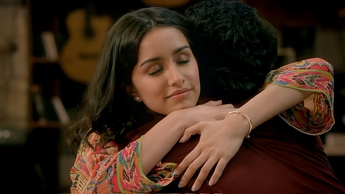 the beauty of aashiqui 2 ❤️🧿
Dir. <a href="/mohit11481/">Mohit D Suri</a>
<a href="/ShraddhaKapoor/">Shraddha</a> #AdityaRoyKapur