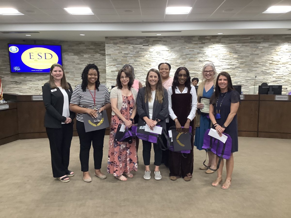 EvermanISD's tweet photo. Thank you @EECUdfw and Stephanie for supporting EISD and the teachers of the year! We appreciate your generosity!!! #thankyouEECU #evermanstrong #movingbeyondlimits https://t.co/OG2JLBiBnb