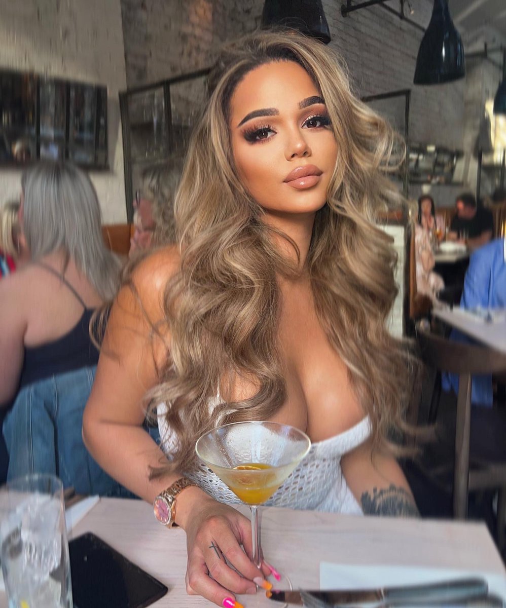 HairRehabLondon's tweet photo. We are crushing on this BEAUTY! @dollin247

Get The Look - ULTIMATE CLIP-IN EXTENSIONS 22" (280GMS) ⁠
⁠
https://t.co/HcGEPslLcm⁠ https://t.co/S6PD6ozFI5

#blondebalyage #bronde #shadowroot #balayagehighlights #babylights #hairrehablondon https://t.co/iuH16fyyRr
