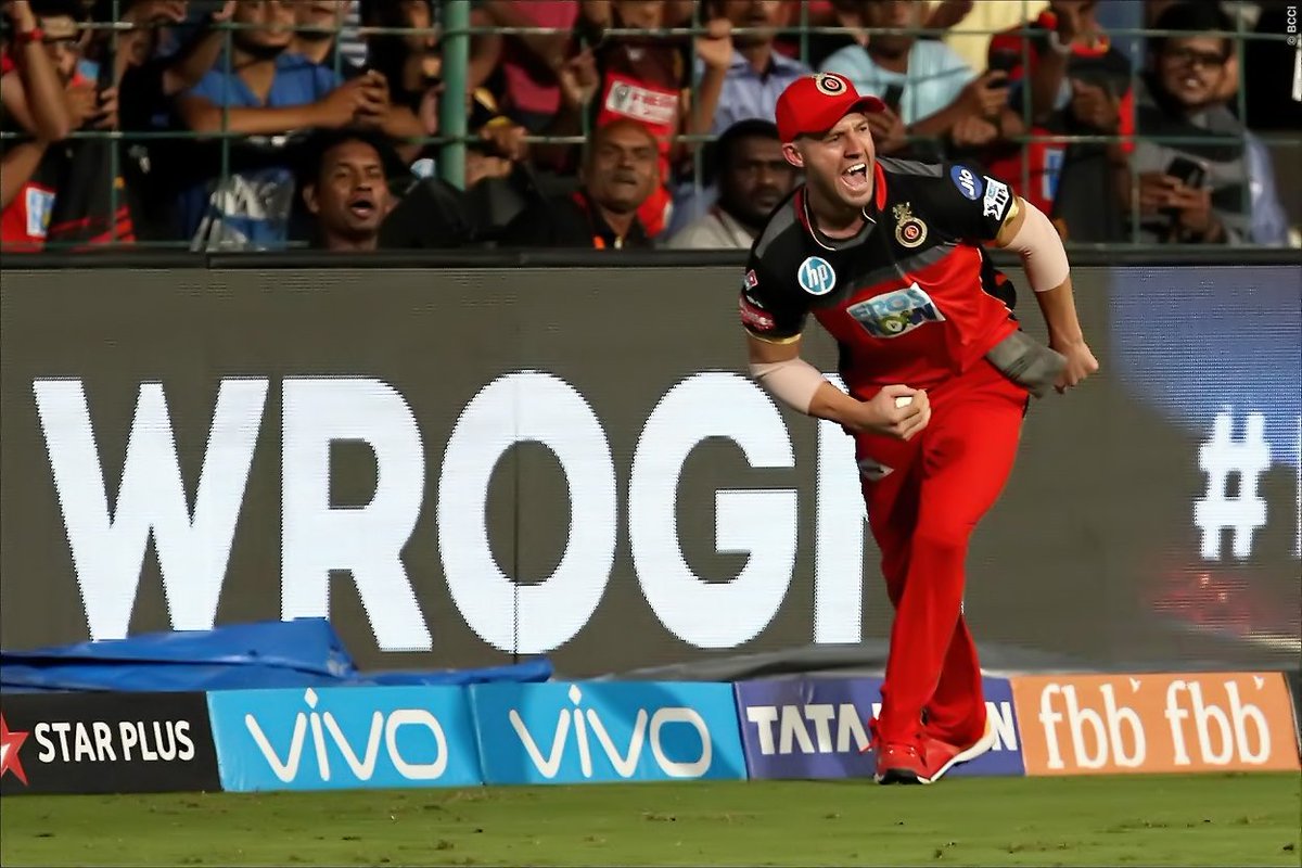 AbdeFansTrends's tweet photo. Otd that year

Witnessed Alien doing superman stuff 🦁🔥

#AbDeVilliers #Abd #Mr360 @ABdeVilliers17 https://t.co/uvs8XwERJH