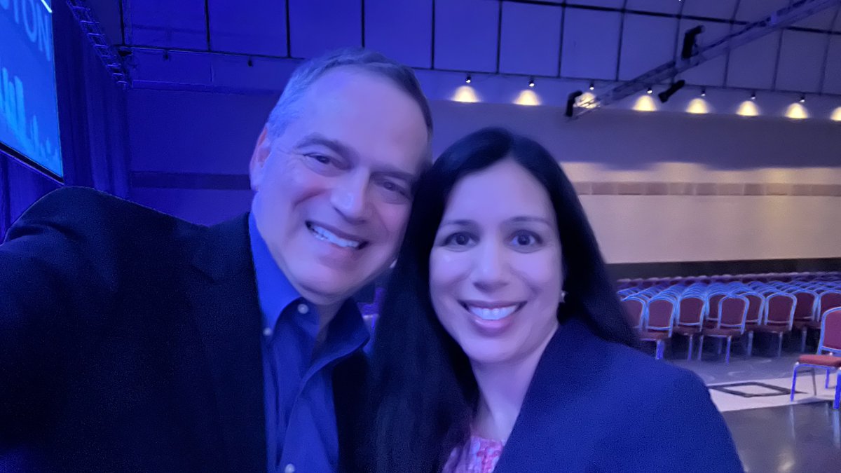 hmkyale's tweet photo. Great to see @AmiBhattMD yesterday at #AATS22 on a panel on…what else… innovation! She was insightful, as always, on how digital health is here to stay, and up to us to make sure it is helping our patients in the best way possible. Wonderful advocacy for patients. @ACCinTouch https://t.co/byBJmS51bU