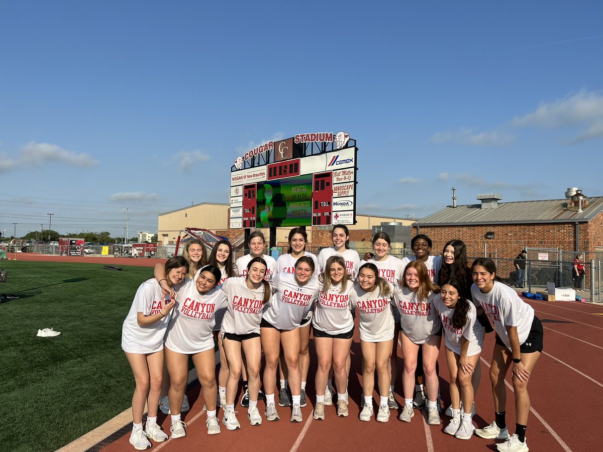 canyonVB's tweet photo. CCVB helping out @CHSCSSS this morning! #chsmentalhealthwalk @DavissonDustin @AthleticsCanyon https://t.co/uiJj64Mruf