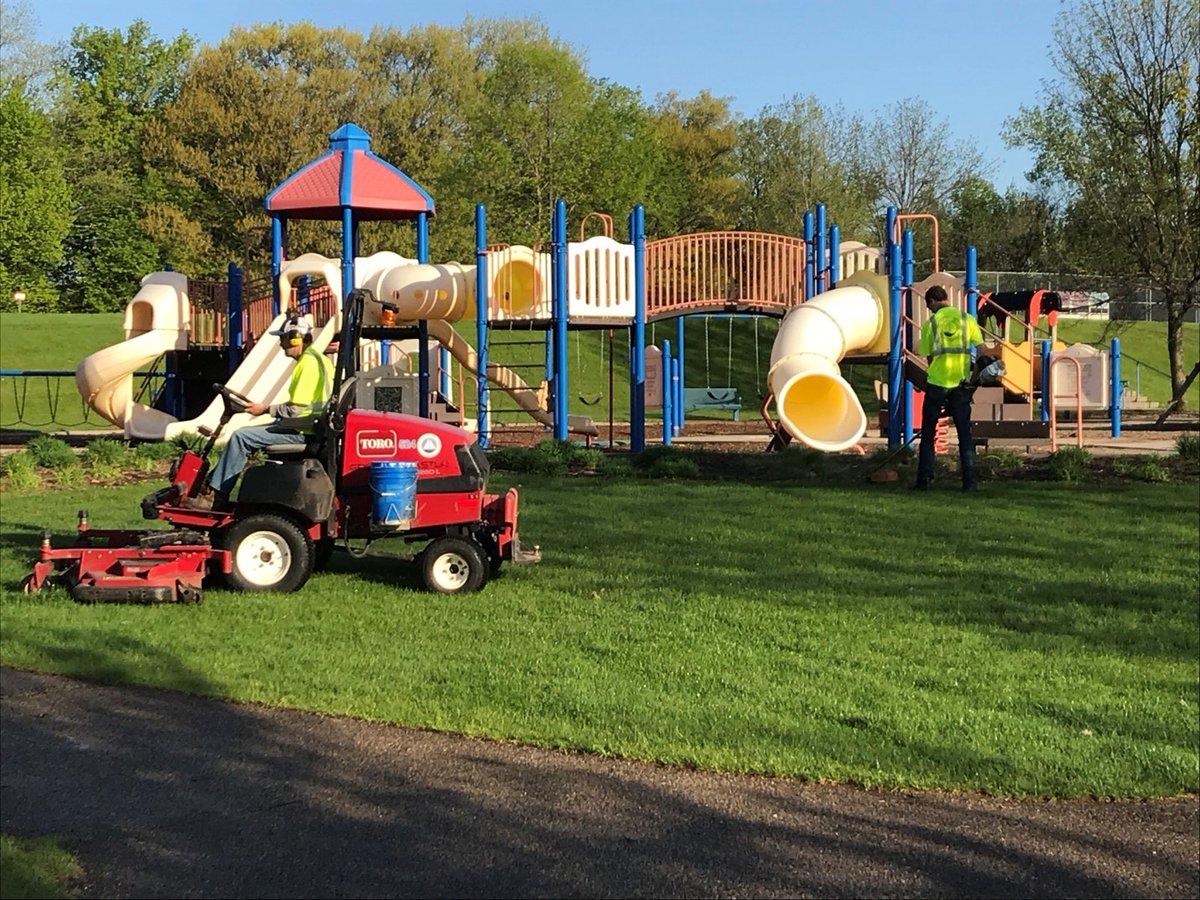 CityofPriorLake's tweet image. Our park and maintenance crew maintain 58 parks, 40 playgrounds, 39 athletic fields, 32 boardwalks, along with shelters, pavilions, and acres of natural areas! Oh, and 65 miles of trails and sidewalks that are plowed during each snowfall event! Thank you for all that you do!